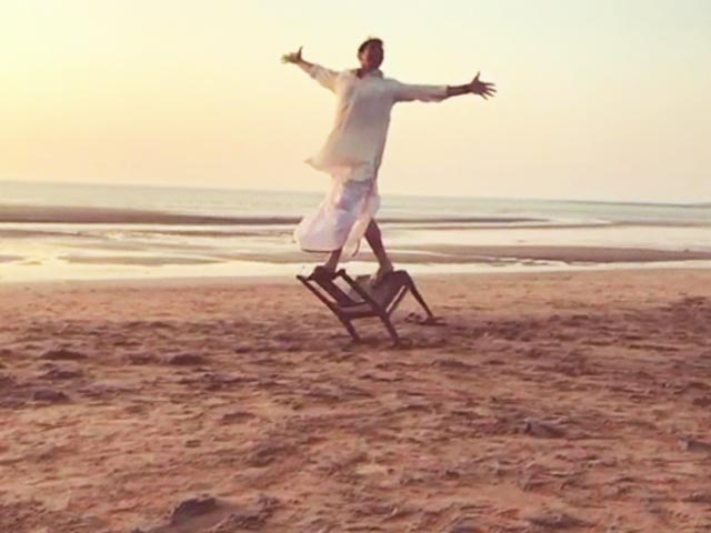 Watch! Akshay Kumar's Stunt To Announce Wrap-up Of <i>Gold</i>