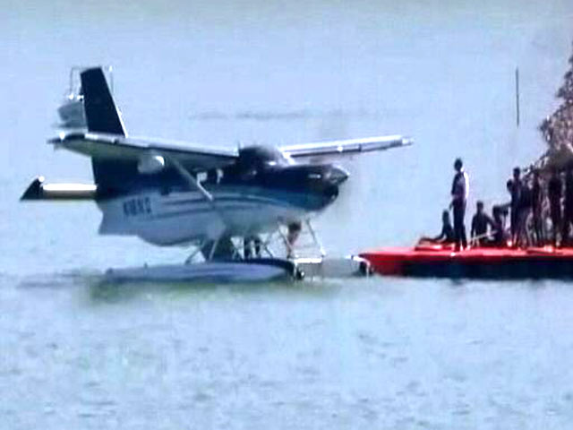 गुजरात चुनाव प्रचार के अंतिम दिन मेगा शो