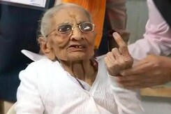 Gujarat Election 2017: PM Modi's 95-Year-Old Mother Casts Her Vote Gujarat Election 2017: PM Modi's 95-Year-Old Mother Casts Her Vote