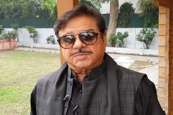 Anything But 'Khamosh', Shatrughan Sinha Hits Out At His Own Party BJP Anything But 'Khamosh', Shatrughan Sinha Hits Out At His Own Party BJP