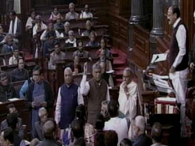 Video : PM In House As Congress Shouts 'Apologise To Dr <i>Sahab</i> (Manmohan Singh)'