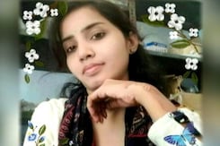 प्रेम प्रसंग में लड़की को बीच बाजार में जिंदा जला दिया प्रेम प्रसंग में लड़की को बीच बाजार में जिंदा जला दिया