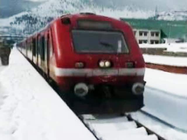 Video : स्वर्ग सा कश्मीर, श्रीनगर से बनिहाल का ट्रेन का ख़ूबसूरत सफ़र