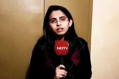 सिस्टम से जवाब मांगती विमान हादसे में मारे गए बीएसएफ जवान की बेटी सिस्टम से जवाब मांगती विमान हादसे में मारे गए बीएसएफ जवान की बेटी