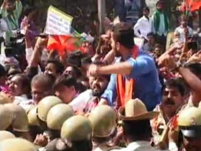 Video : Protest In North Karnataka, Bengaluru Over Sharing Mahadayi Waters