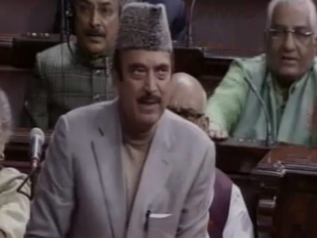 Videos : इंडिया 7 बजे : संसद में एक विवाद सुलझा, दूसरा खड़ा हो गया