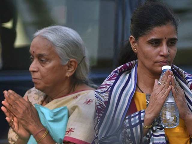 नेशनल रिपोर्टर : पाकिस्तान ने जाधव की पत्नी के जूते उतरवा लिए और लौटाए नहीं