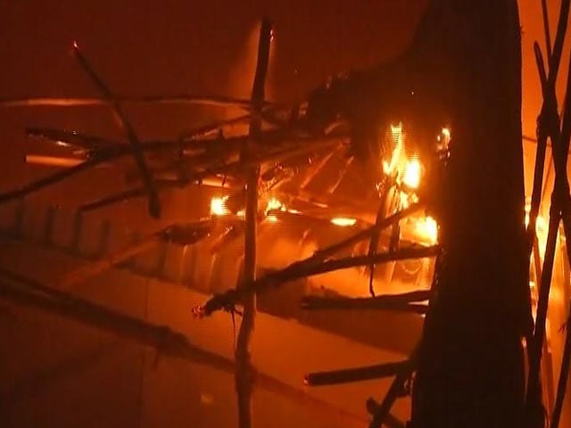 Videos : मुंबई में कमला मिल कंपाउंड में आग, कई लोगों की मौत