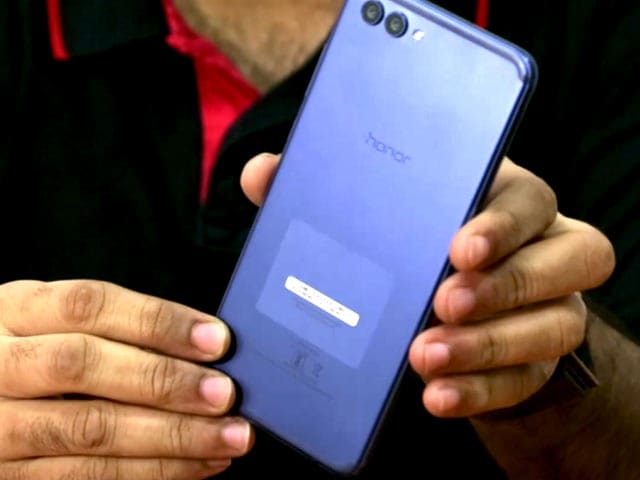 Video : Honor View 10 Unboxing: Specs, Box Contents, and More