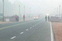 Delhi Fog Chaos: Over 100 Flights Affected, Passengers Stranded Delhi Fog Chaos: Over 100 Flights Affected, Passengers Stranded