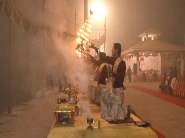 गंगा आरती के साथ नए साल का आगाज