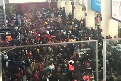 Chaos At Delhi Airport On New Year's Day As Thick Fog Disrupts Flights Chaos At Delhi Airport On New Year's Day As Thick Fog Disrupts Flights