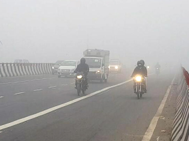 दिल्ली-एनसीआर में कोहरे की चादर