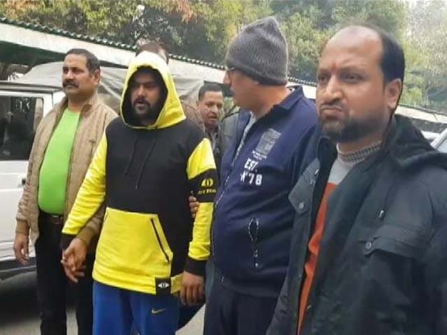 Videos : 12 करोड़ की हेरोइन के साथ दो तस्कर गिरफ्तार