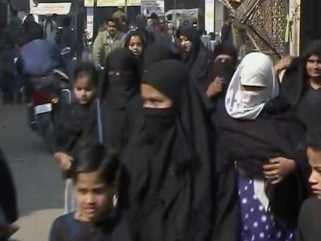 इंडिया 7 बजे : तीन तलाक पर टकराव, विपक्ष चाहता है बदलाव