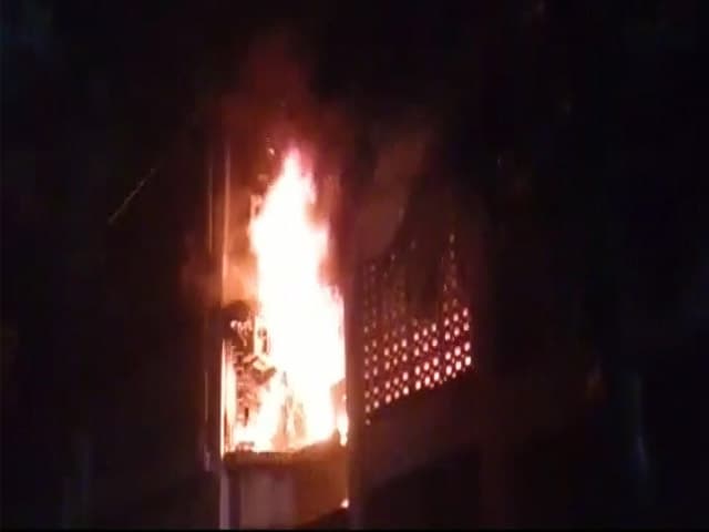 Video : 4 Dead In Fire At A Building In Mumbai's Marol