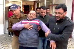 देहरादून में जनता दरबार में जहर खाने वाले कारोबारी की मौत देहरादून में जनता दरबार में जहर खाने वाले कारोबारी की मौत