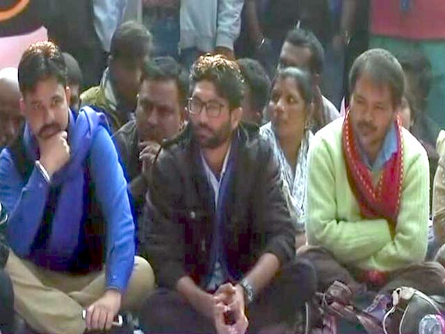 बड़ी खबर : हम प्यार, इश्क और मोहब्बत का ही गीत गाएंगे : जिन्नेश मेवाणी बड़ी खबर : हम प्यार, इश्क और मोहब्बत का ही गीत गाएंगे : जिन्नेश मेवाणी