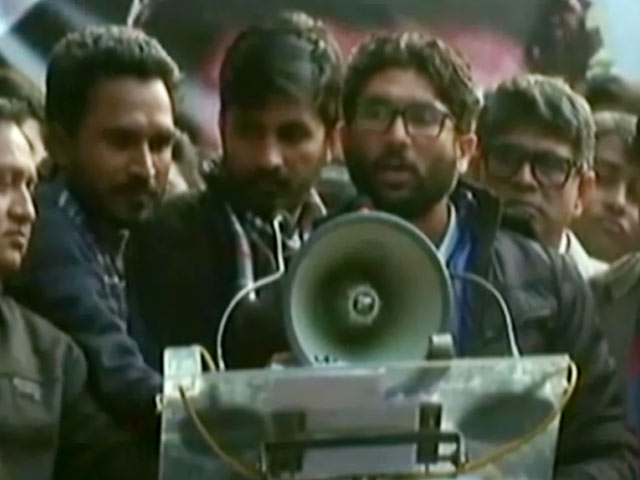 Videos : इंडिया 7 बजे : हुंकार रैली में जिग्नेश ने पीएम मोदी पर साधा निशाना