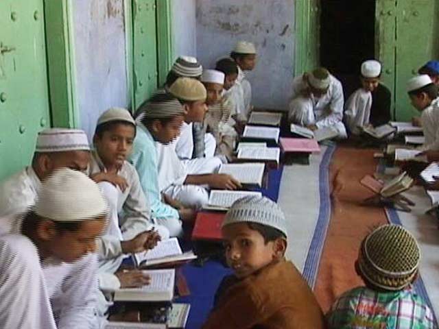 मदरसों पर रिजवी ने उठाए सवाल