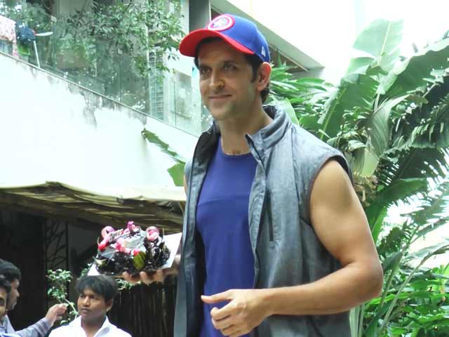 Watch! Hrithik Roshan With His Fans On His 44th Birthday