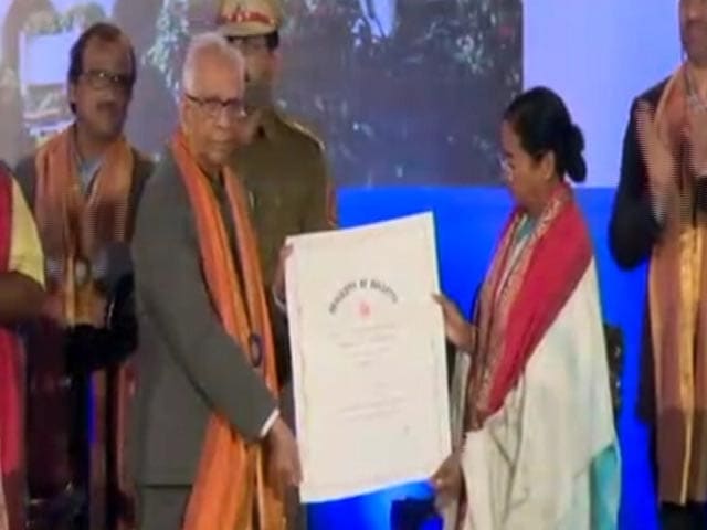 Video : Mamata Banerjee Gets Honourary Doctorate Amid Court Hearing Against It