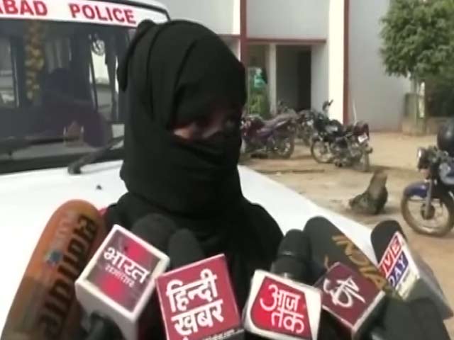 वॉयस मैसेज से तीन तलाक़! ओमान में रहता है आरोपी पति