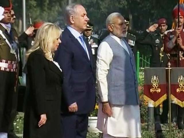 प्रोटोकॉल तोड़ पीएम मोदी ने की नेतन्याहू की अगवानी