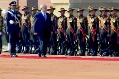 इजरायल के PM बेंजामिन नेतन्याहू को गार्ड ऑफ ऑनर इजरायल के PM बेंजामिन नेतन्याहू को गार्ड ऑफ ऑनर