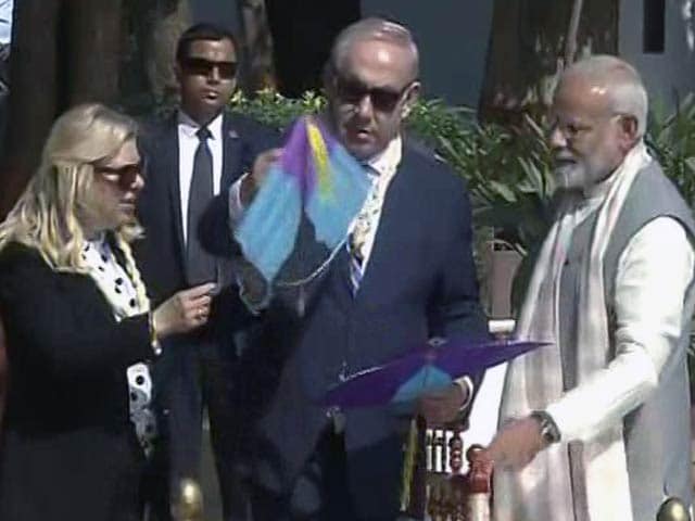 Video : PM Modi, Benjamin Netanyahu Fly Kite During Tour Of Gujarat's Sabarmati Ashram