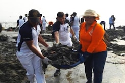 Versova Beach Clean-up Goes Big Yet Again, Here's How Versova Beach Clean-up Goes Big Yet Again, Here's How