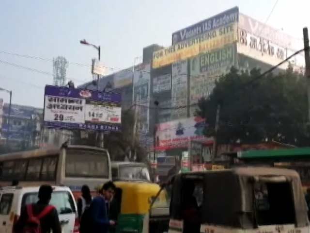 दिल्‍ली के मुखर्जी नगर इलाके में कोचिंग पर सीलिंग की मार