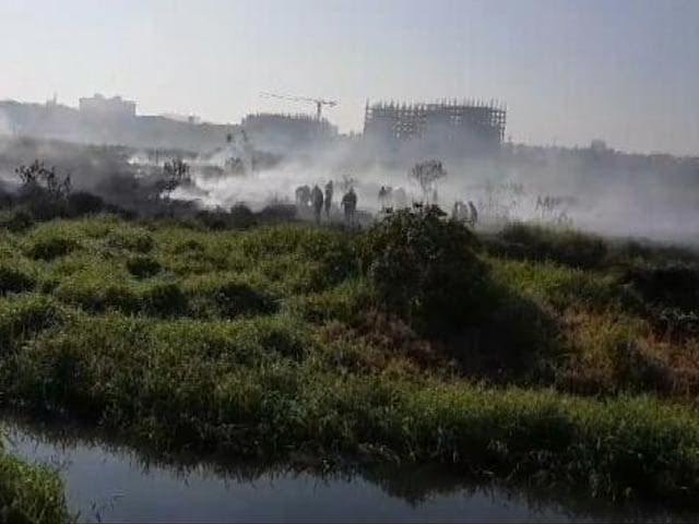 Video : बेंगलुरु:  बेलंदूर झील की आग पर काबू