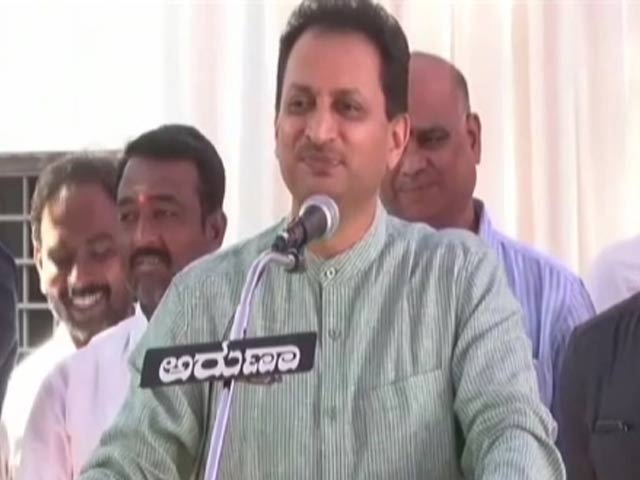 Video : After Constitution Remark, Minister Anantkumar Hegde Says 'Won't Pay Heed To Barking Dogs'