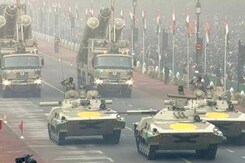 गणतंत्र दिवस के मौके पर टी-90 टैंक्स का प्रदर्शन गणतंत्र दिवस के मौके पर टी-90 टैंक्स का प्रदर्शन