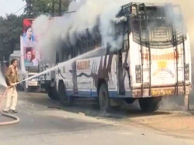 कासगंज में अब हालात धीरे-धीरे हो रहे हैं सामान्य