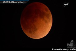 'Super Blue Blood Moon' Visible In India, Millions Watch Across The World 'Super Blue Blood Moon' Visible In India, Millions Watch Across The World