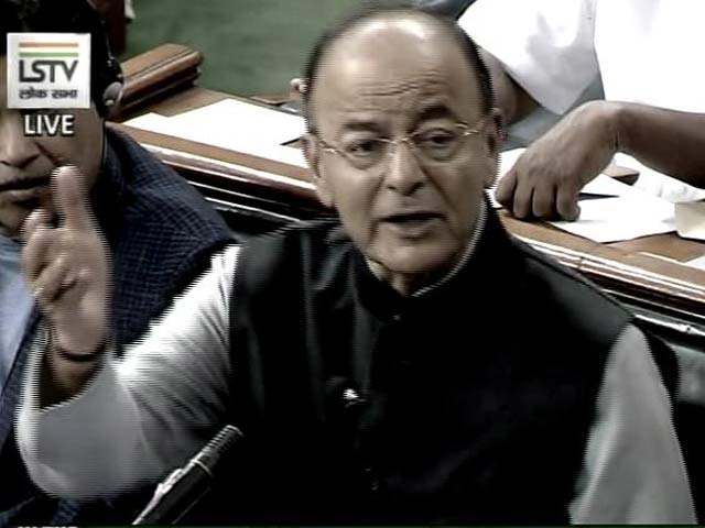 इस साल प्रत्यक्ष कर में बढ़ोत्तरी, वित्तीय घाटा कम हुआ