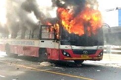 2 College Students Run Over In Kolkata, Mob Torches 3 Buses 2 College Students Run Over In Kolkata, Mob Torches 3 Buses