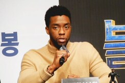 <i>Black Panther</i> Is Like Any World Leader: Chadwick Boseman <i>Black Panther</i> Is Like Any World Leader: Chadwick Boseman