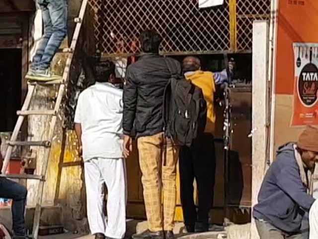 सीएम केजरीवाल ने किया था शराब की दुकान हटाने का वादा