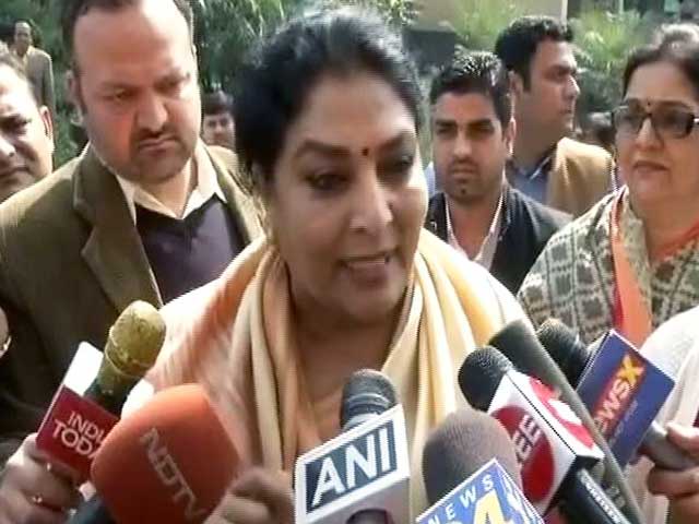 संसद में हंसी पर हंगामा