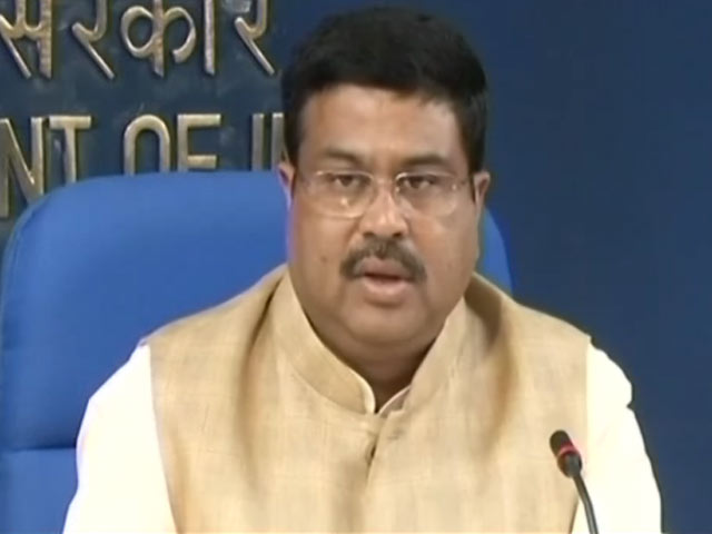 उज्जवला योजना के अंतर्गत अब आठ करोड़ परिवारों को मिलेगा मुफ्त गैस कनेक्शन