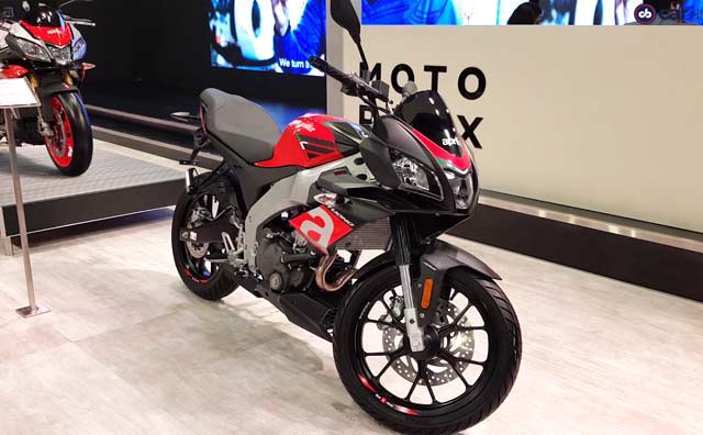 Video : Auto Expo 2018: Piaggio Unveils Aprilia 150 Sportbikes