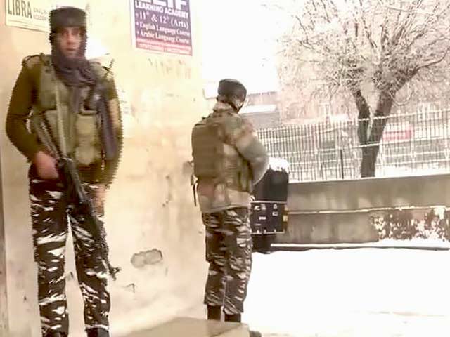 Video : Soldier Dead In Srinagar Encounter, Terrorists Tried To Enter CRPF Camp