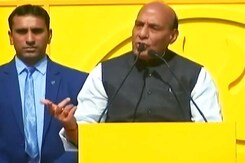 जवानों की सुरक्षा के लिए लालकिले में होगा राष्ट्र रक्षा महायज्ञ जवानों की सुरक्षा के लिए लालकिले में होगा राष्ट्र रक्षा महायज्ञ