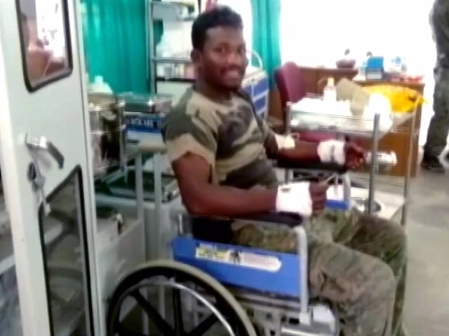 छत्तीसगढ़ में नक्सलियों से पुलिस की मुठभेड़, 2 जवान शहीद, 6 घायल