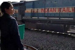 न्यूज टाइम इंडिया : रेलवे में नौकरियों की उम्र सीमा दो साल बढ़ी न्यूज टाइम इंडिया : रेलवे में नौकरियों की उम्र सीमा दो साल बढ़ी