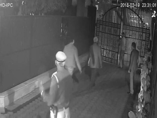 Video : Delhi Chief Secretary Alleges Assault At Arvind Kejriwal's Home By 2 MLAs