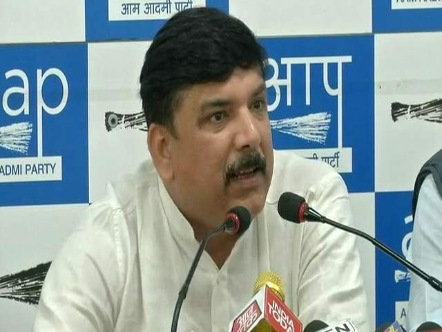 AAP ने आरोपों पर कहा, ये पूरी तरह से सुनियोजित षड्यंत्र